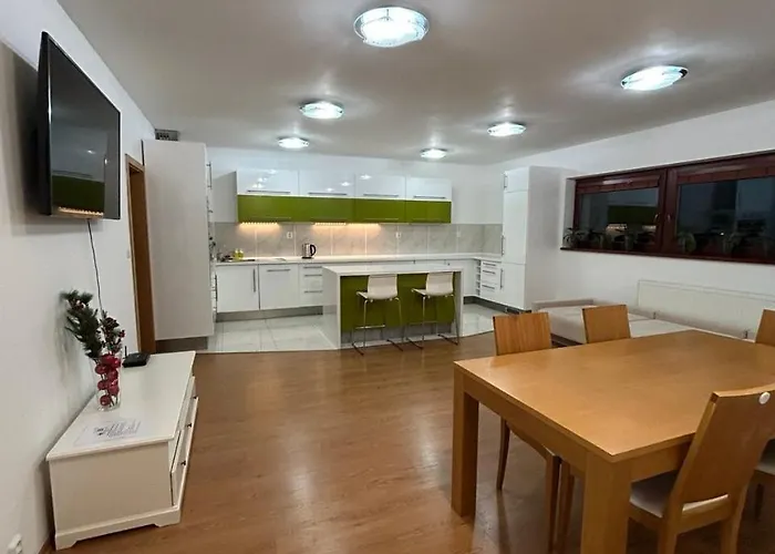 Krásné S Balkonem